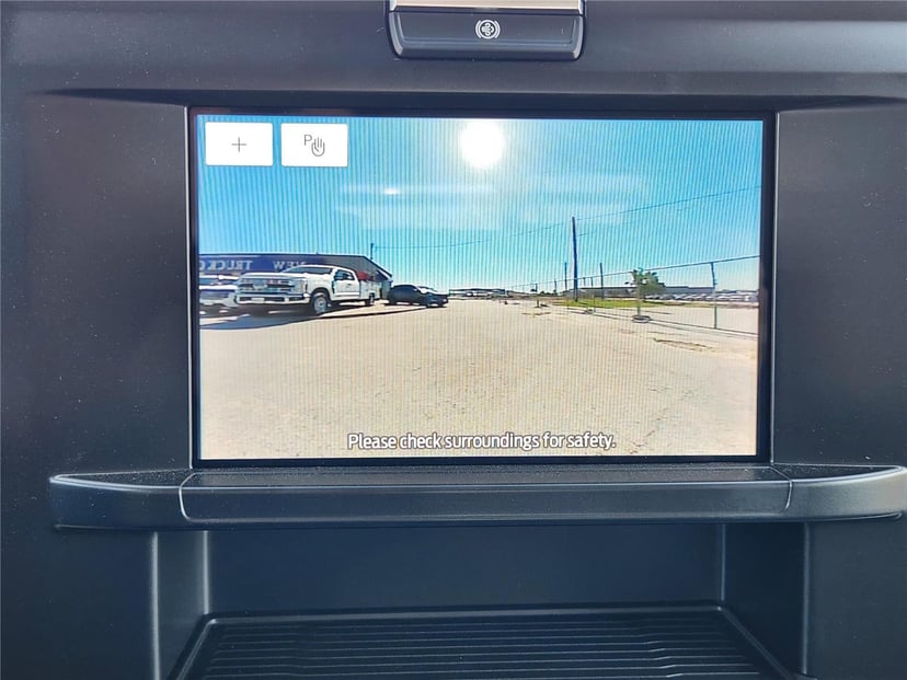 2025 Ford Super Duty F-450 - Image 13