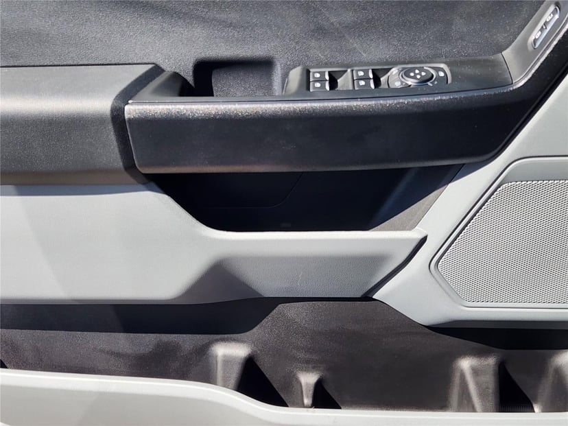 2025 Ford Super Duty F-450 - Image 16