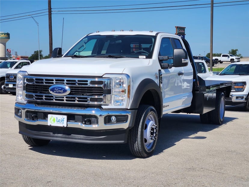 2025 Ford Super Duty F-450 - Image 2