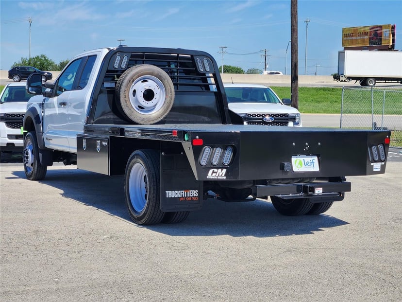 2025 Ford Super Duty F-450 - Image 4