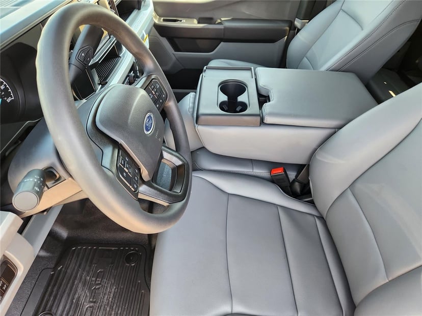 2025 Ford Super Duty F-450 - Image 9