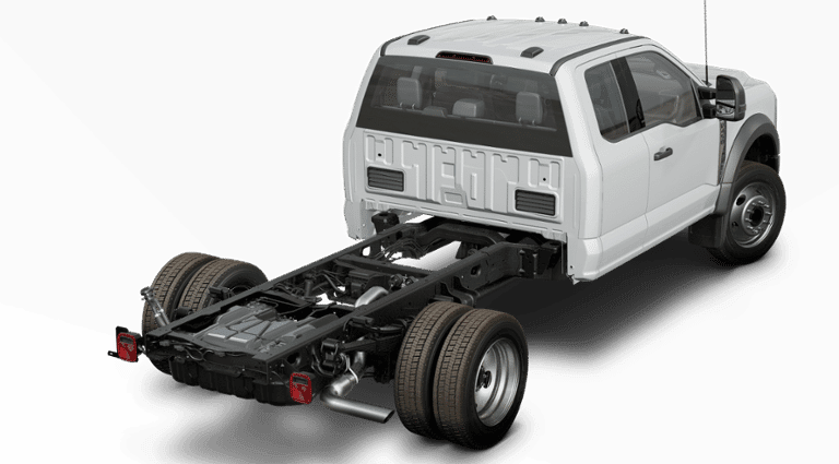 2025 Ford Super Duty F-450 - Image 24