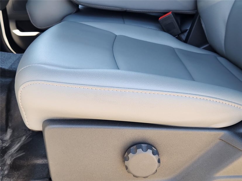 2025 Ford Super Duty F-350 - Image 16