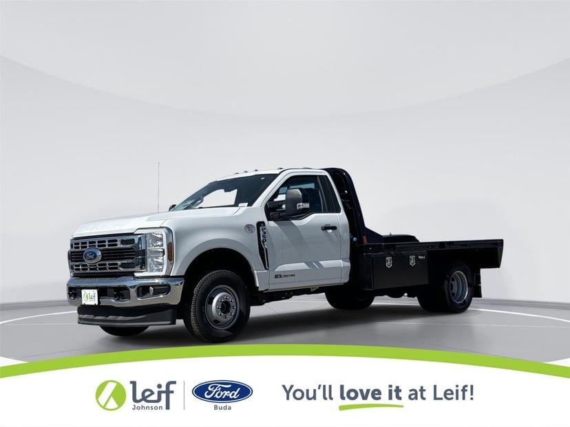2026 Ford Super Duty F-350 - Image 2