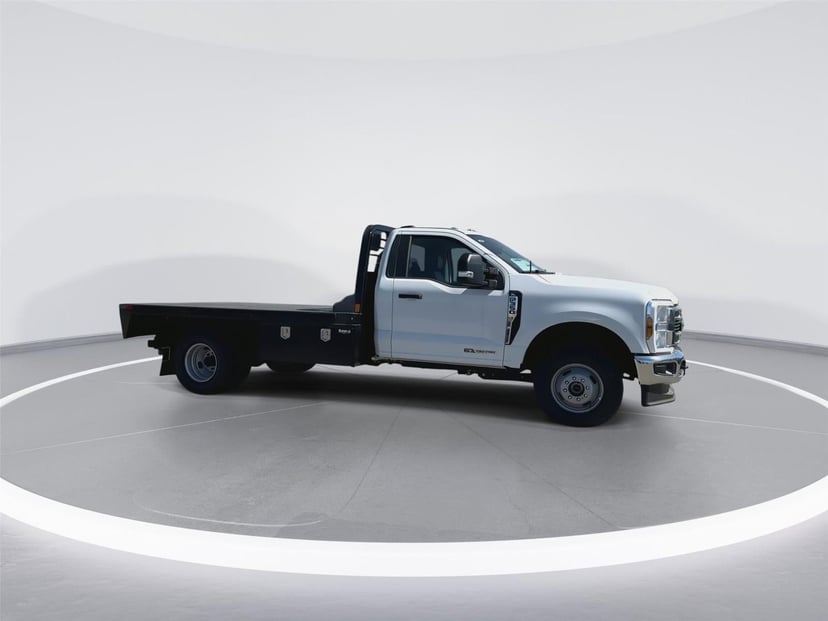 2026 Ford Super Duty F-350 - Image 4