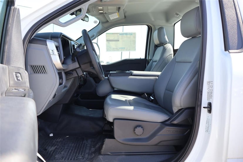 2025 Ford Super Duty F-350 - Image 17