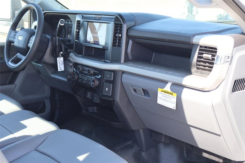 2025 Ford Super Duty F-350 - Image 35