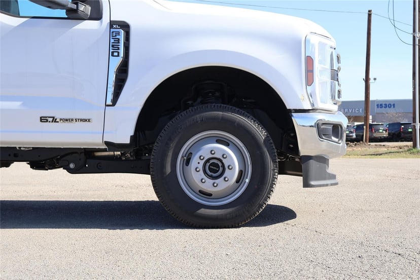 2026 Ford Super Duty F-350 - Image 12