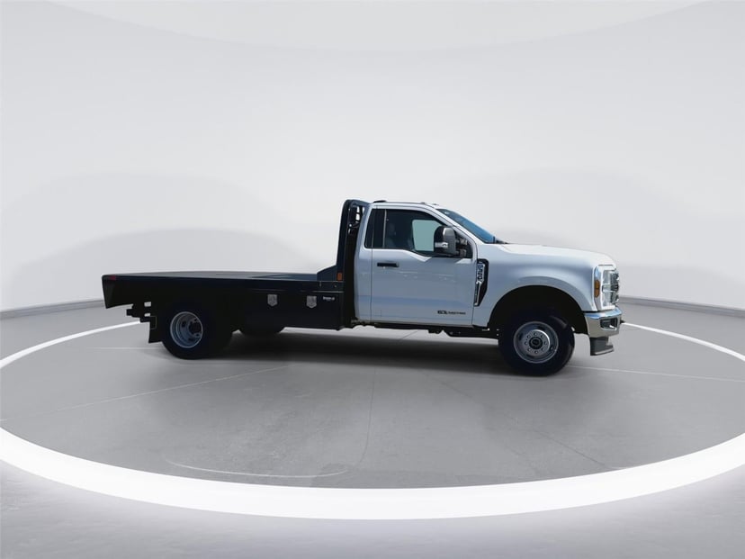 2026 Ford Super Duty F-350 - Image 4