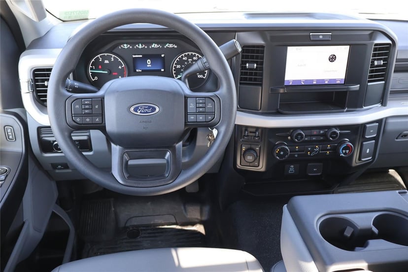 2026 Ford Super Duty F-350 - Image 31