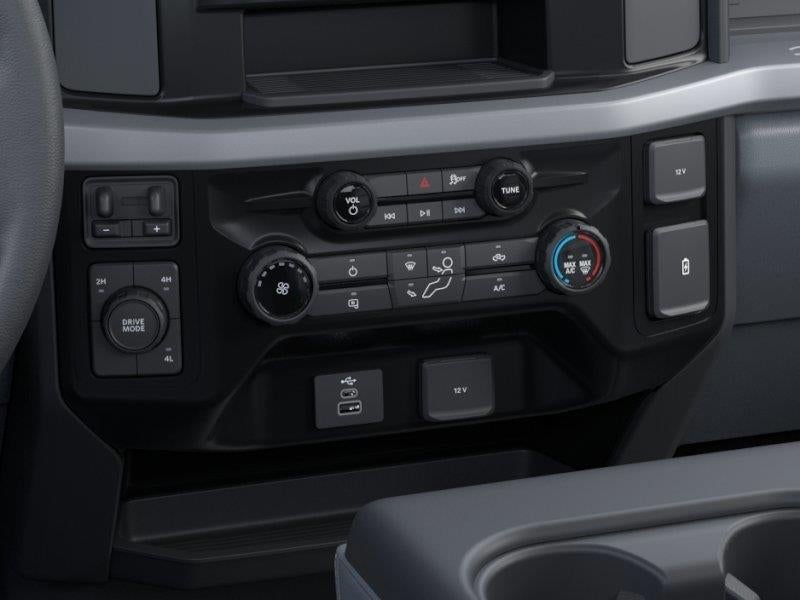 2026 Ford Super Duty F-550 - Image 15
