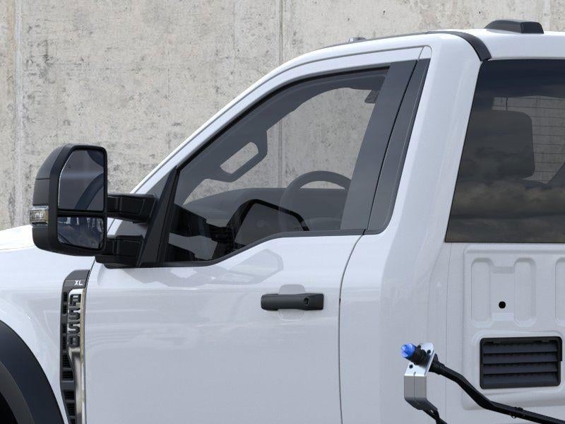 2026 Ford Super Duty F-550 - Image 20
