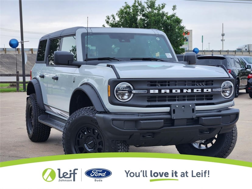 2026 Ford Bronco - Image 2