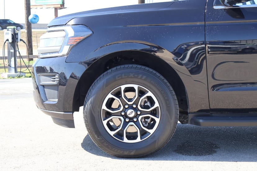 2024 Ford Expedition Max - Image 4