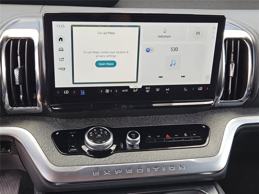 2025 Ford Expedition - Image 12