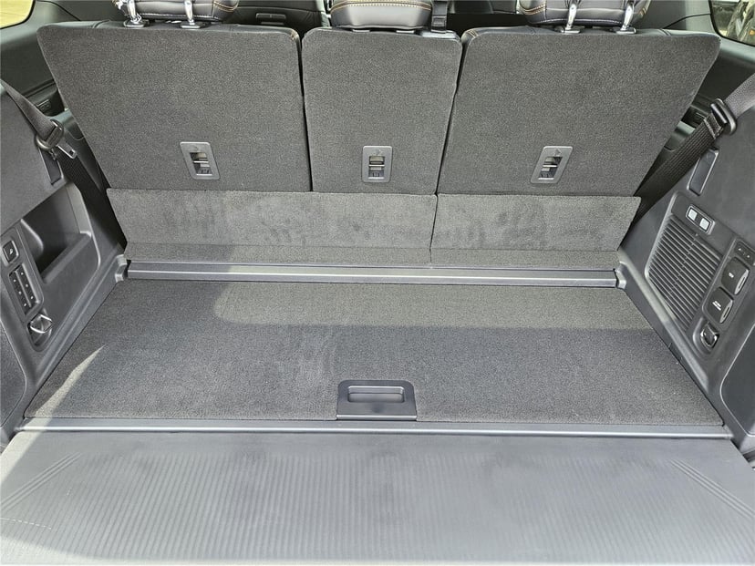 2025 Ford Expedition - Image 24