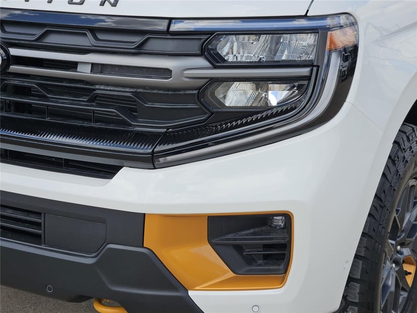2025 Ford Expedition - Image 4