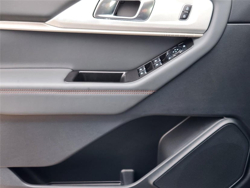 2026 Ford Explorer - Image 15