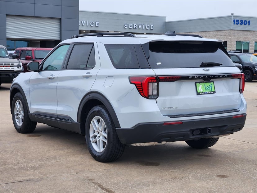 2026 Ford Explorer - Image 3