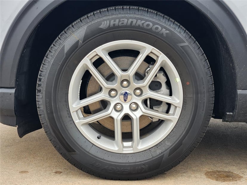 2026 Ford Explorer - Image 6