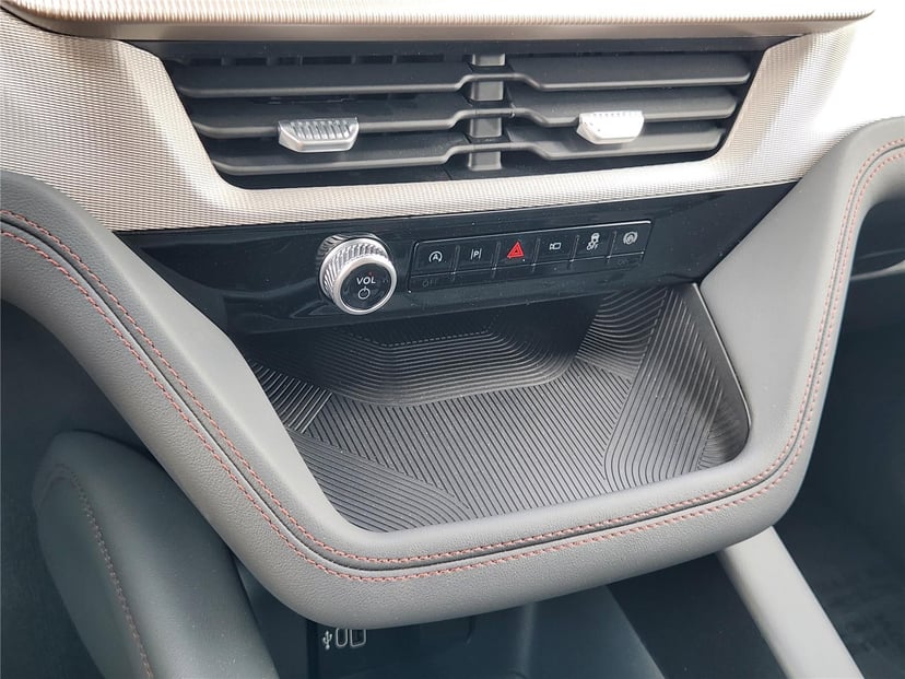 2026 Ford Explorer - Image 13