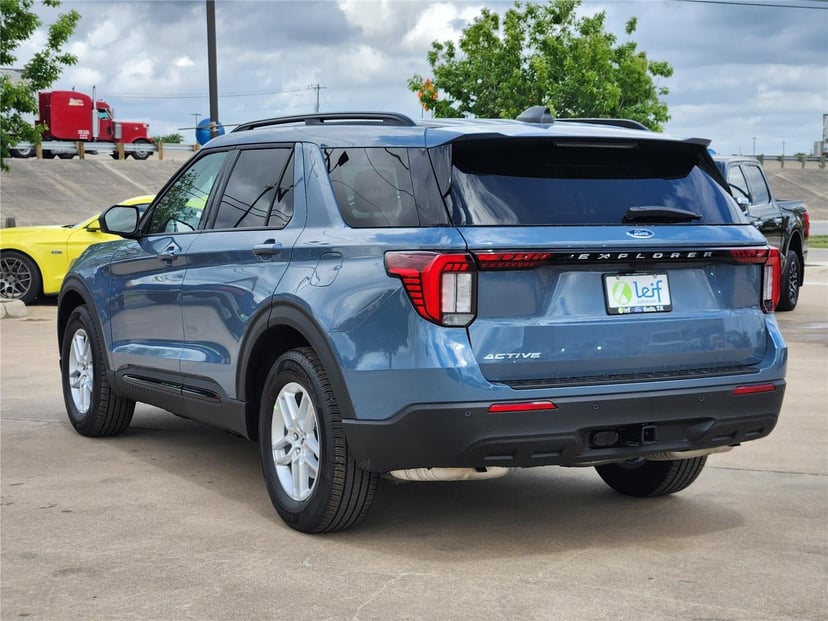 2026 Ford Explorer - Image 2