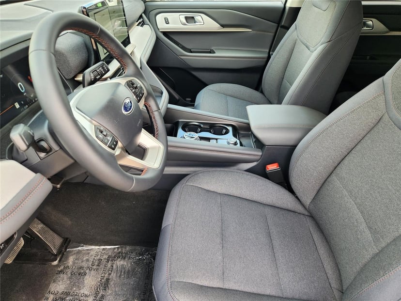 2026 Ford Explorer - Image 8