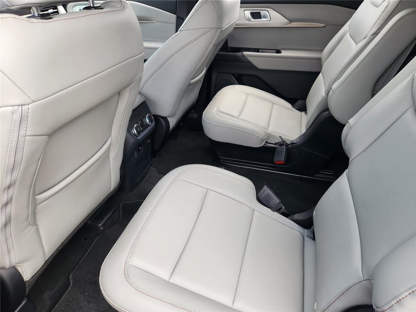 2026 Ford Explorer - Image 18