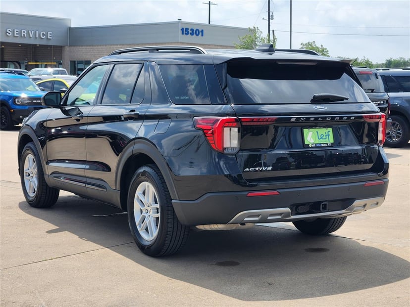 2026 Ford Explorer - Image 3