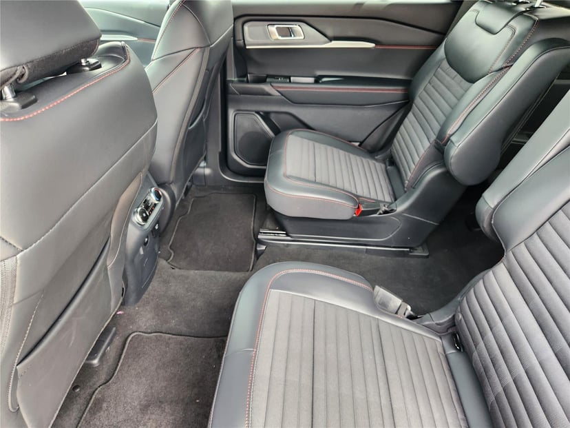2026 Ford Explorer - Image 19