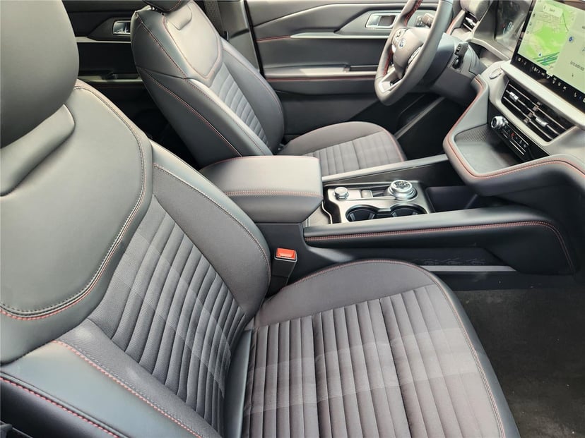 2026 Ford Explorer - Image 9