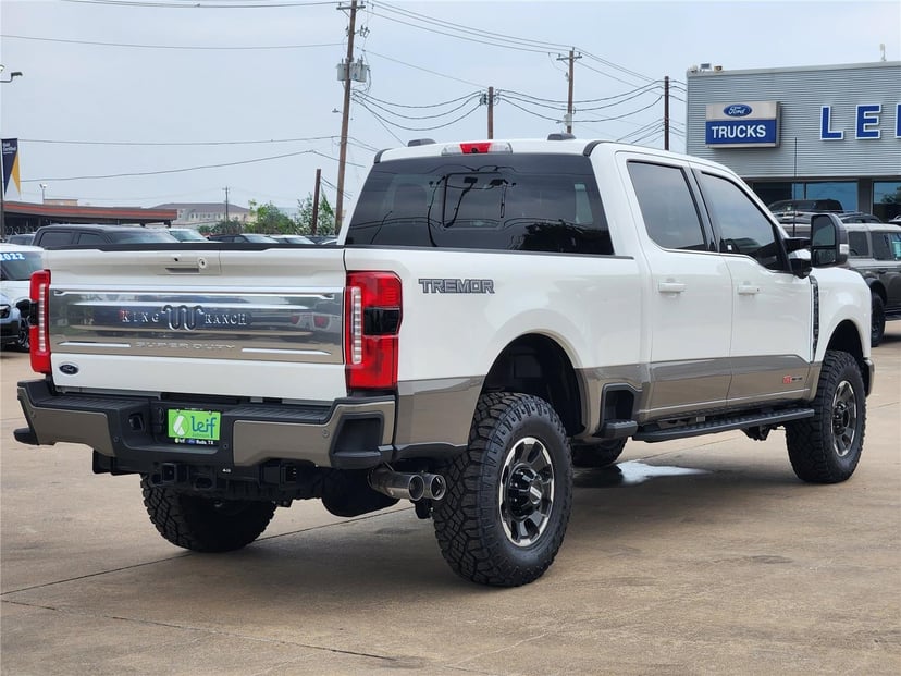 2026 Ford Super Duty F-250 - Image 2