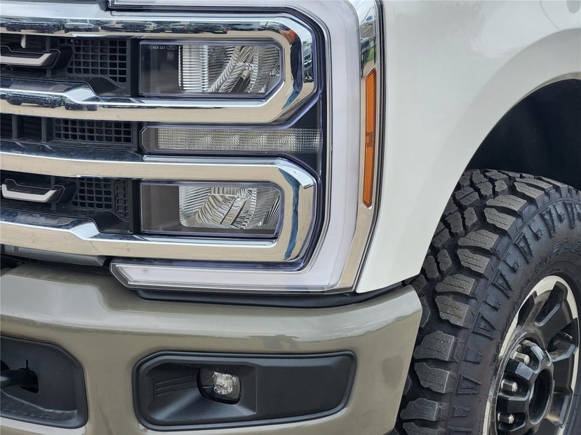 2026 Ford Super Duty F-250 - Image 4
