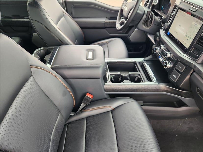 2025 Ford Super Duty F-250 - Image 9