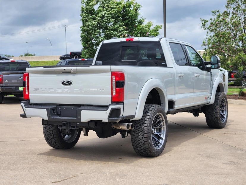 2025 Ford Super Duty F-250 - Image 3