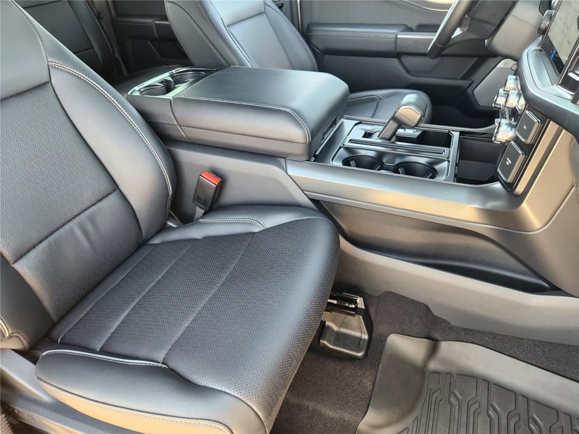 2025 Ford F-150 - Image 9