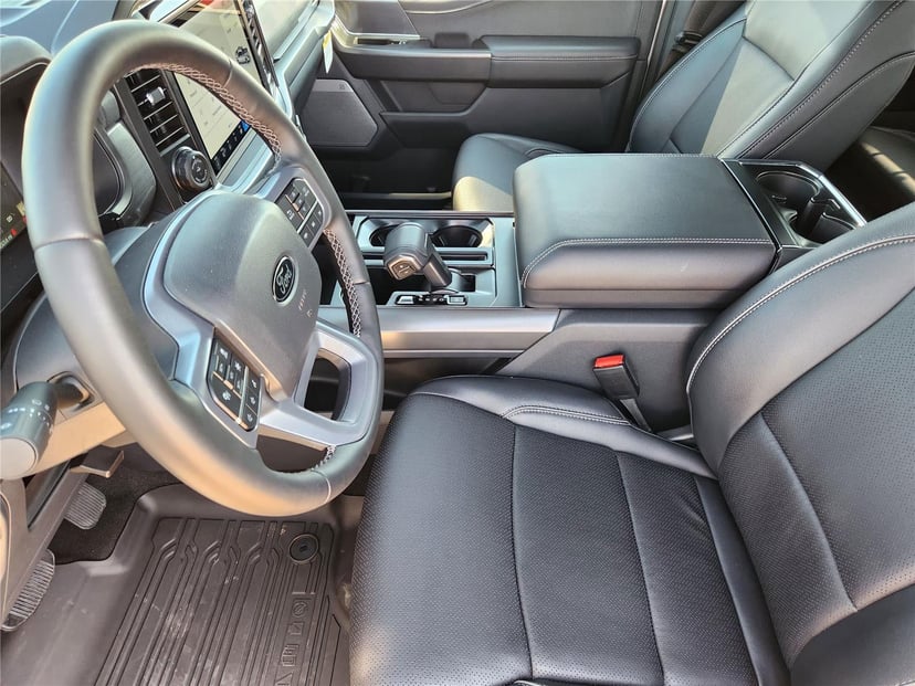 2025 Ford F-150 - Image 8