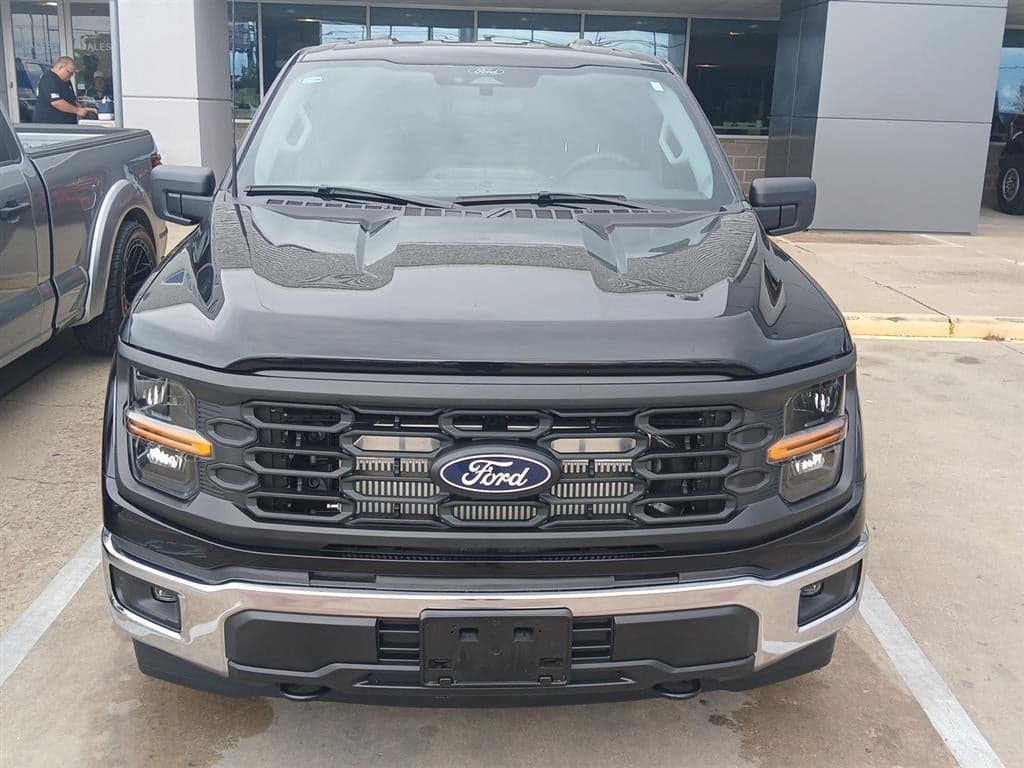 2025 Ford F-150 - Image 4