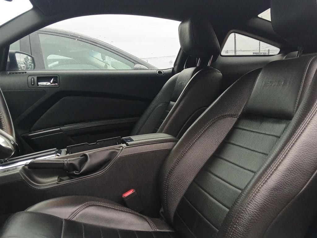 2011 Ford Mustang - Image 8