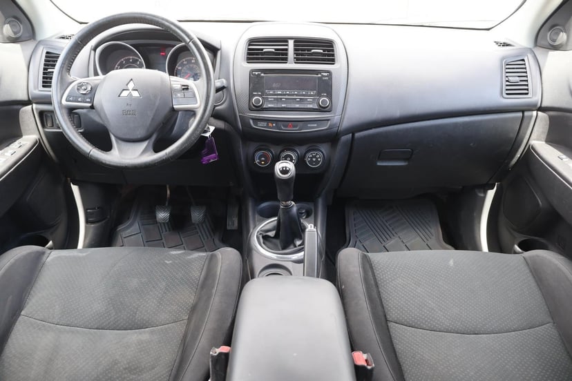 2015 Mitsubishi Outlander Sport - Image 23