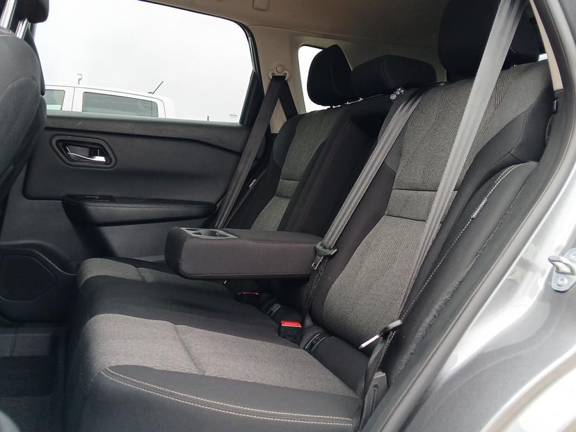 2025 Nissan Rogue - Image 2