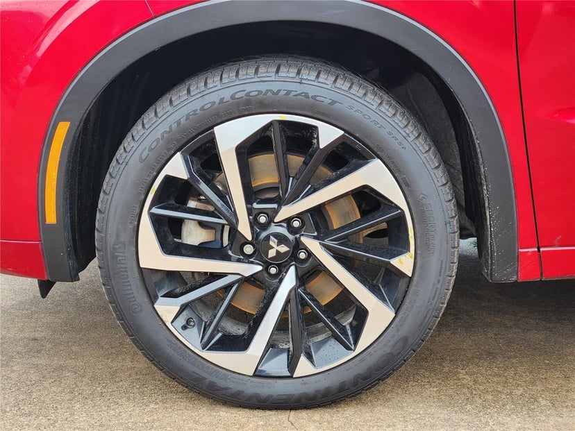 2022 Mitsubishi Outlander - Image 10