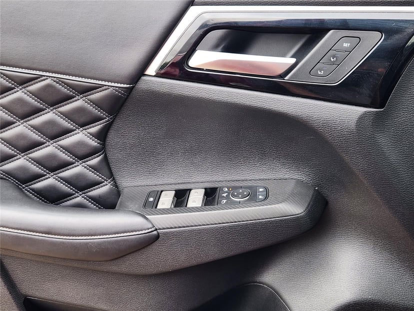 2022 Mitsubishi Outlander - Image 22