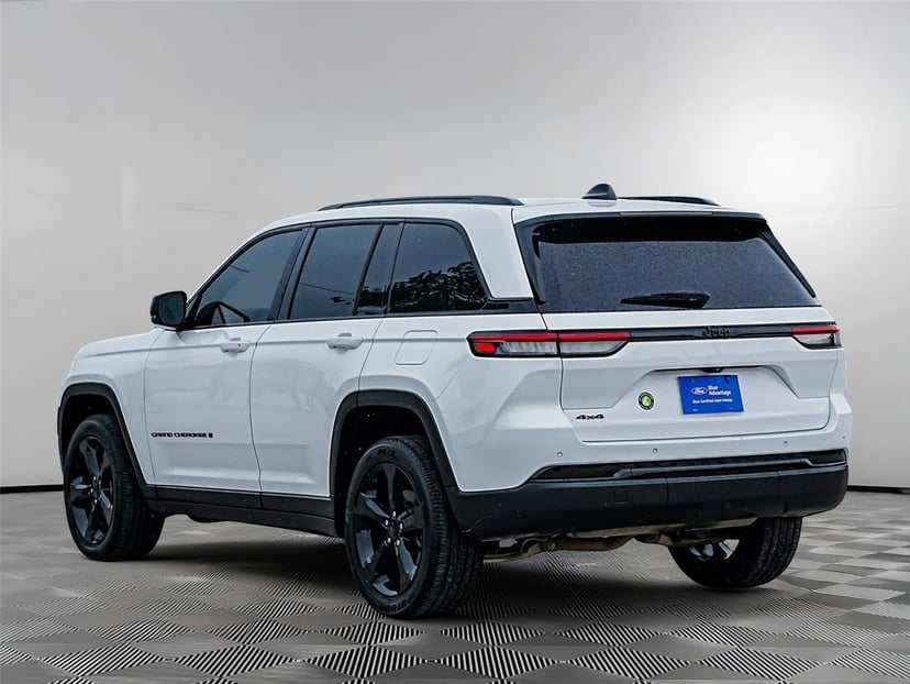 2024 Jeep Grand Cherokee - Image 5