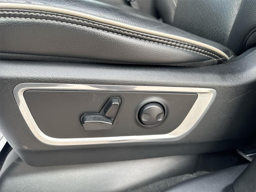 2023 RAM 1500 - Image 12