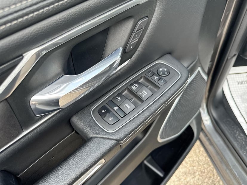 2023 RAM 1500 - Image 13