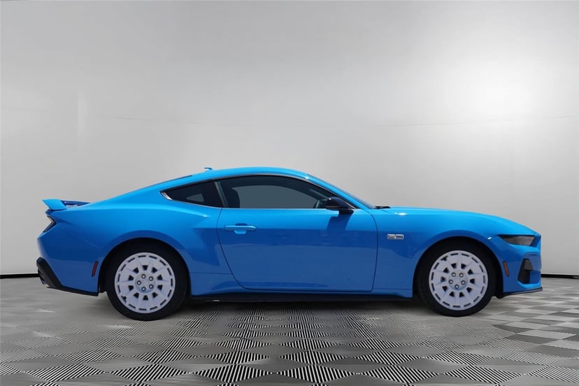 2026 Ford Mustang - Image 7