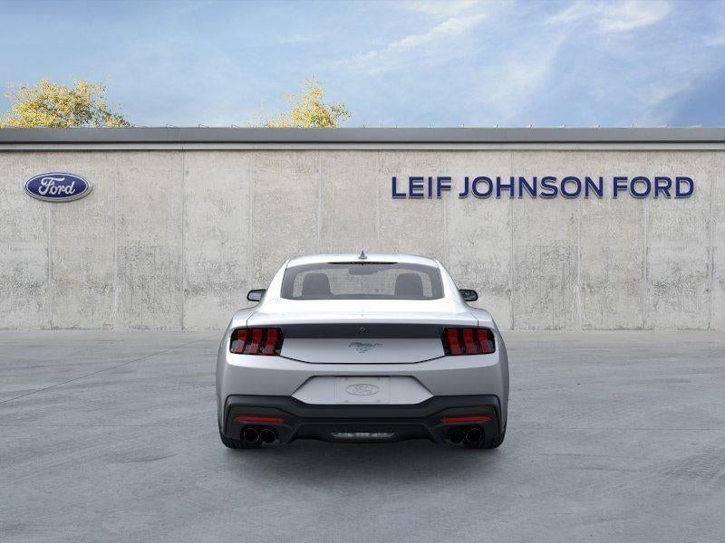2026 Ford Mustang - Image 5