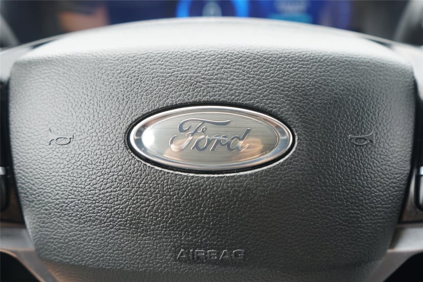 2022 Ford Explorer Hybrid - Image 14