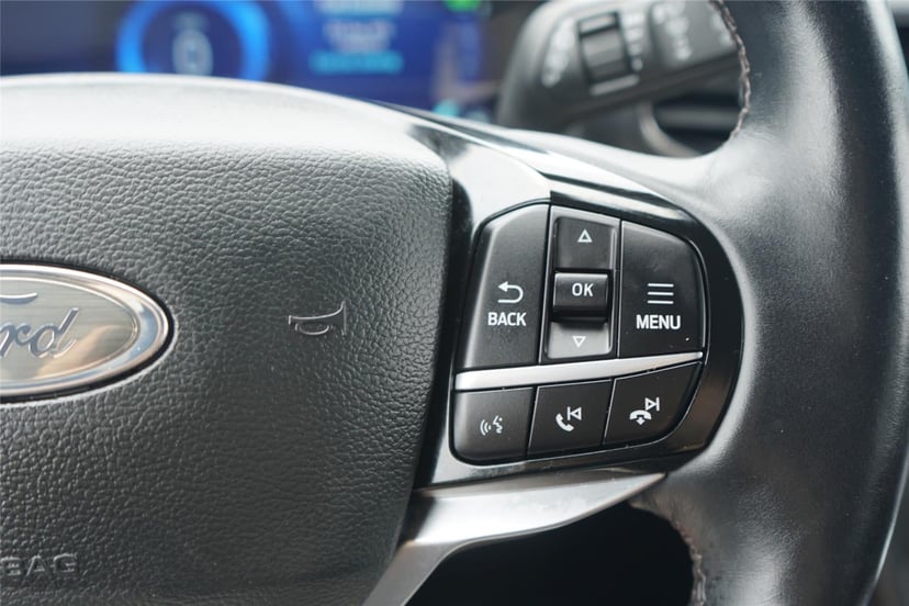2022 Ford Explorer Hybrid - Image 15